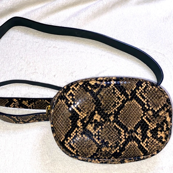 Anthropologie faux snakeskin black tan Fanny pack NWOT - Picture 1 of 7